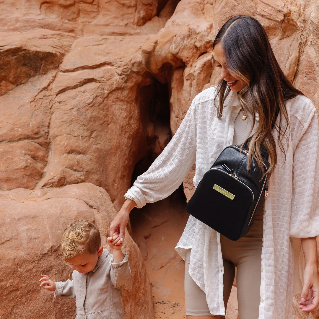 Arnés cruzado Petunia Pickle Bottom - Twilight Black