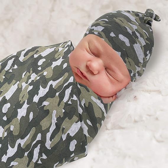 Set de regalo Baby Essentials, manta envolvente y gorro - Camo Boy