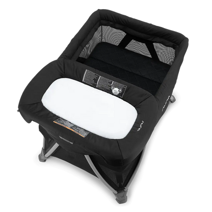 Nuna SENA aire Playard + Changer