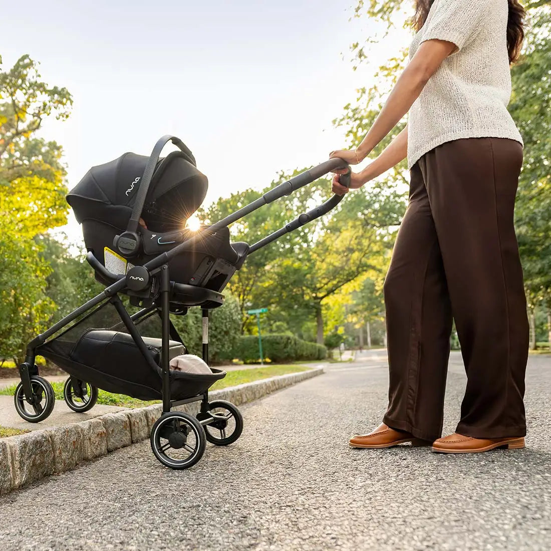 Nuna Flex System Frame + PIPA  series Adapter Caviar